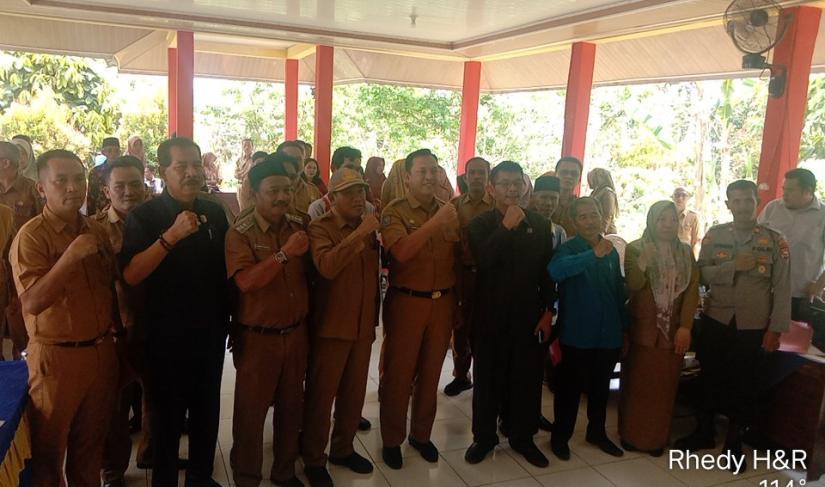 Sekda Kabupaten BU bersama jajarannya, DPRD Provinsi Bengkulu Musrenbangcam kecamatan Armajaya / Poto Redy penarafflesia.com
