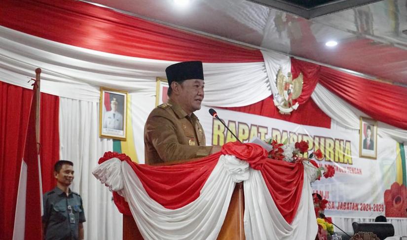 Plt Gubernur Rosjonsyah saat memberikan arahan dalam pelantikan unsur pimpinan DPRD Kabupaten Bengkulu Tengah periode 2024-2029, Selasa (29/10/2024). (Oki-PenaRafflesia.Com)