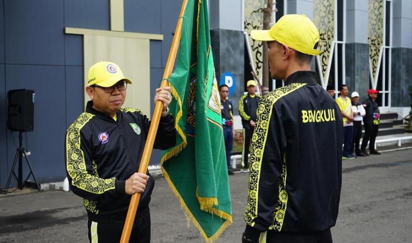 Khairil Anwar saat proses pelepasan kontingen Pra Popnas Provinsi Bengkulu, Jum'at (8/11/2024). (Firza-PenaRafflesia.Com)