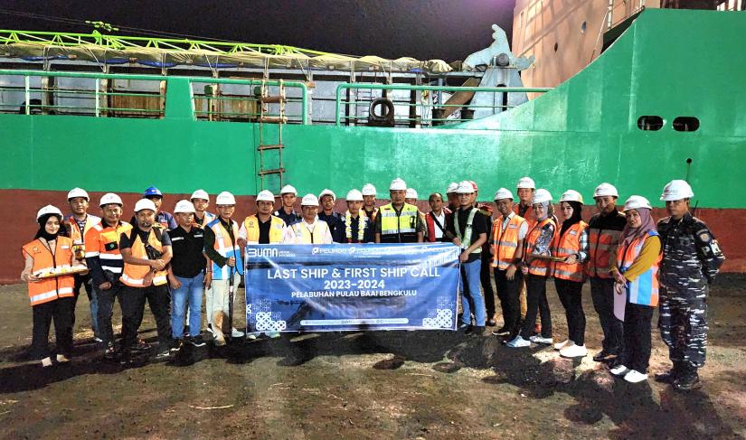 PT Pelabuhan Indonesia (Pelindo) Regional 2 Bengkulu menggelar seremoni tahunan pelepasan kapal terakhir di 2023 dan penyambutan kapal pertama di 2024 di Terminal Pelindo Regional 2, Pulau Baai Bengkulu.