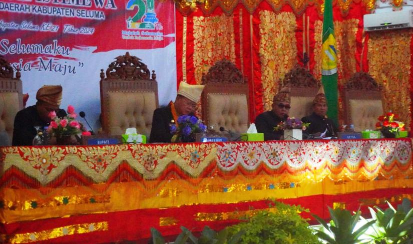 Gubernur Bengkulu Rohidin Mersyah hadir pada Rapat Paripurna Istimewa HUT Kabupaten Seluma pada Kamis (23/5/2024).