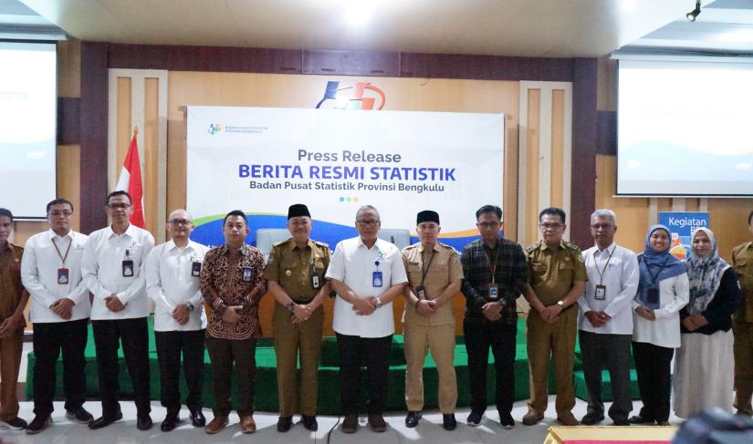 Pemprov Bengkulu setelah rilis resmi BPS Provinsi Bengkulu, Selasa (5/11/2024). (Yantori-PenaRafflesia.Com)