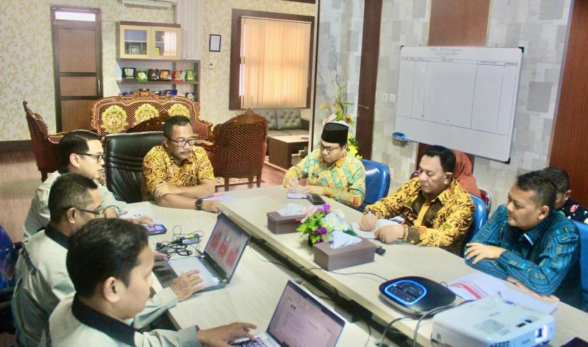 Asisten I Pemerintah Provinsi Bengkulu menghadiri rapat audiensi terkait penyelesaian aset bermasalah di Provinsi Bengkulu Kamis (14/3) di Ruang Kerja Kepala BPN Provinsi Bengkulu.