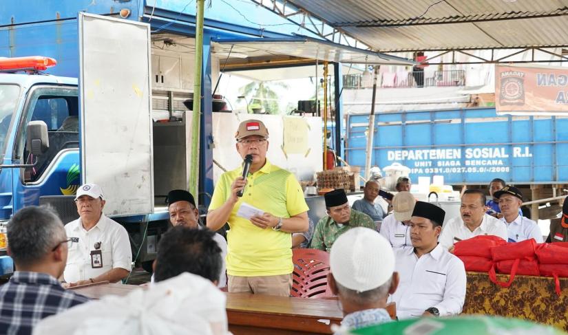 Gubernur Bengkulu melakukan kunjungan ke rumah-rumah warga yang terdampak di Desa Sawang Lebar, Kecamatan Tanjung Agung Palik, dan Terminal Desa Marga Sakti, Kecamatan Padang Jaya, Bengkulu Utara.
