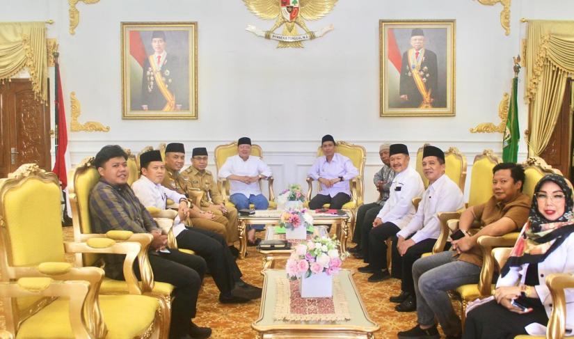 Audiensi pengurus Persatuan Tarbiyah Islamiyah (PERTI) Pimpinan Daerah Bengkulu di Balai Raya Semarak Senin (25/3/2024).