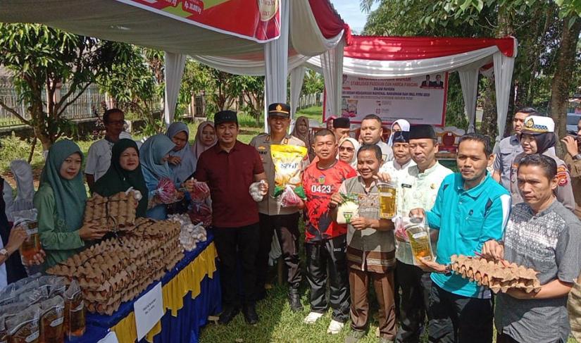 Gerakan Pangan Murah (GPM). Kegiatan ini dibuka langsung oleh Bupati Bengkulu Utara, Arie Septia Adinata, SE, M.AP, pada Jumat (14/3/2025).