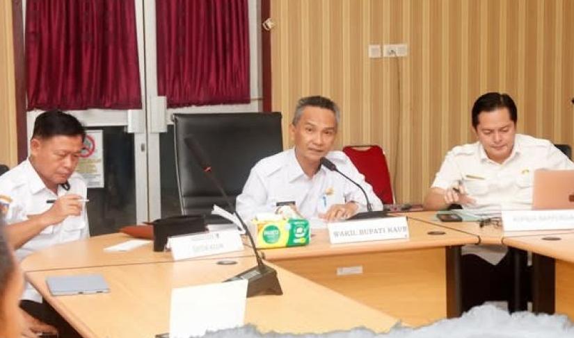 Wakil Bupati Kaur Abdul Hamid, S.Pd.i,  bersama jajaran Pemda kaur rapat dalam rangka membahas penurunan stunting di tahun ini, Rabu, (19/03/2025).