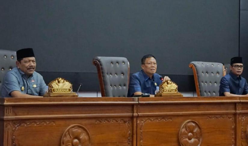 Rapat Paripurna DPRD Provinsi Bengkulu dengan agenda Penyampaian Nota Penjelasan Gubernur atas Raperda APBD Perubahan 2025, Senin (15/9).