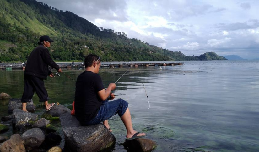 Memancing di Danau Toba, Sumatera Utara. (dok/gullrocksouthbay.com)