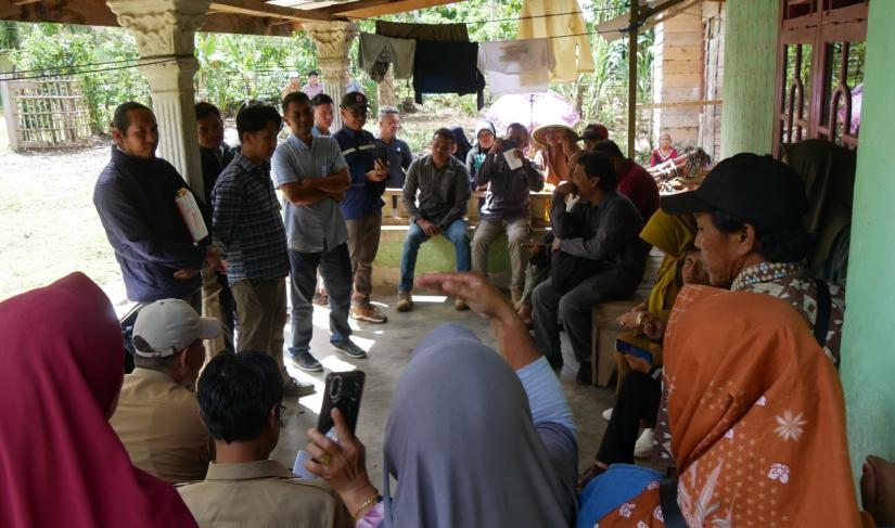 Selasa (7/1) dilaksanakan pemeriksaaan lapangan di permukiman warga Desa Padang Kuas, Kabupaten Seluma, Provinsi Bengkulu.
