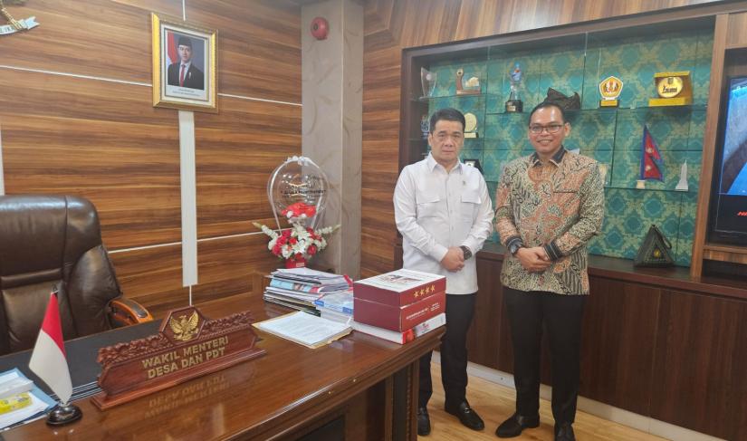 Bupati Seluma terpilih, Teddy Rahman, kembali menemui Wakil Menteri Desa, Pembangunan Daerah Tertinggal Republik Indonesia (Wamen Desa PDT RI), Ahmad Riza Patria, Senin (13/1/25) di Jakarta. 