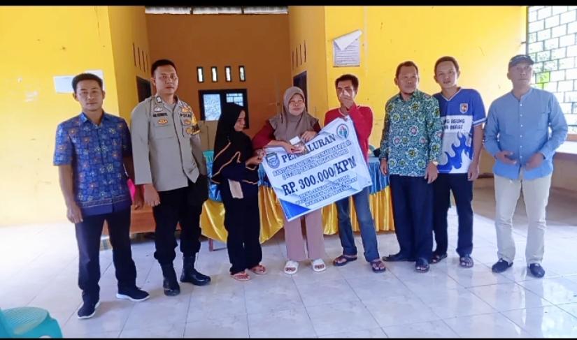 Pemerintah Desa Tanjung agung Kecamatan Seluma Barat Kabupaten Seluma langsung Salurkan Bantuan Langsung tunai dana desa (BLT-DD) tahap ke satu.