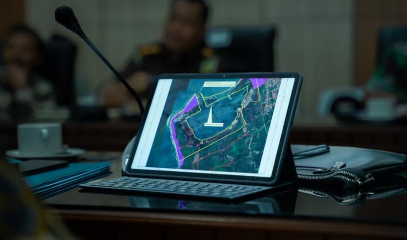 Forkopimda Provinsi Bengkulu menggelar rapat koordinasi membahas pemanfaatan lahan eks HGU untuk mendukung pembangunan strategis di wilayah provinsi. Rapat berlangsung di Kantor Gubernur Bengkulu, Kamis pagi (16/10/2025).