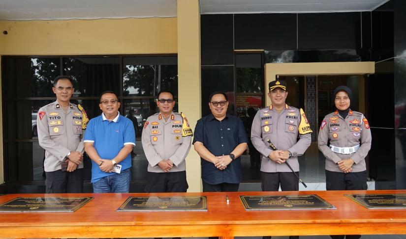 Penjabat Walikota Bengkulu Arif Gunadi dan Kapolresta Bengkulu Kombes. Pol. Deddy Nata, S.IK menandatangani empat prasasti peresmian gadung, yakni Gedung Barang Bukti dan Unit Gakkum Satlantas, Pos Polisi Pantai Panjang, Pos Polisi Pantai Jakat dan Penjagaan Polresta Bengkulu.