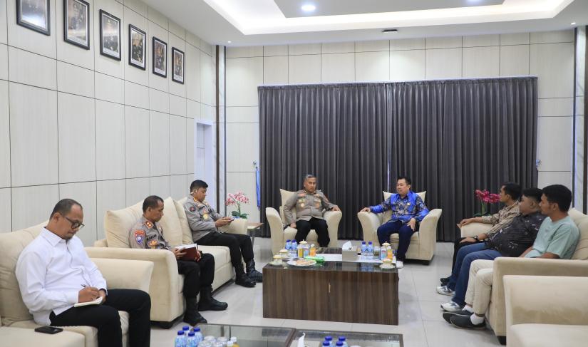 Kapolda Bengkulu, Irjen Pol Mardiyono, S.I.K,. menerima silaturahmi dari Jaringan Media Siber Indonesia (JMSI) Provinsi Bengkulu, di Ruang Tamu Kapolda Bengkulu, Senin (6/4/2026). 