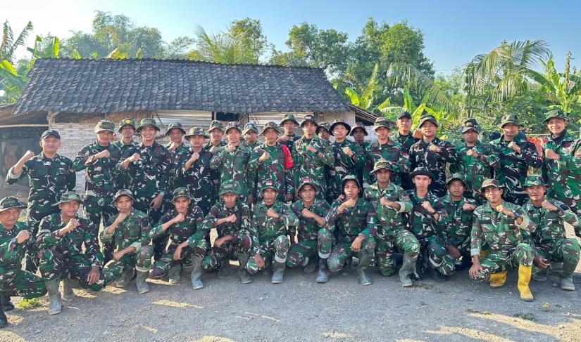 Mengusung tema "TMMD Satukan Langkah Membangun Negeri dari Desa", kegiatan ini difokuskan pada pembangunan infrastruktur yang menjadi kebutuhan masyarakat. Sasaran fisik yang tengah dikerjakan meliputi pembangunan jalan cor beton