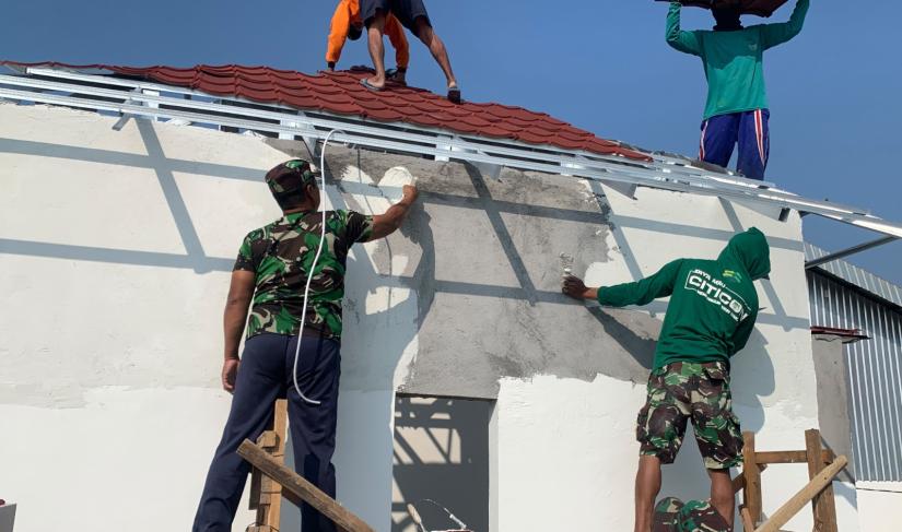 Pembangunan musala di kawasan Rest Area Terpadu perbatasan Desa Kesongo, Kecamatan Kedungadem, Kabupaten Bojonegoro, dengan Kecamatan Sukorame, Kabupaten Lamongan, terus dikebut dalam pelaksanaan Program TNI Manunggal Membangun Desa (TMMD) ke-129 Kodim 0813/Bojonegoro. Memasuki hari ke-20 pelaksanaan TMMD, Senin (3/8/2026), 