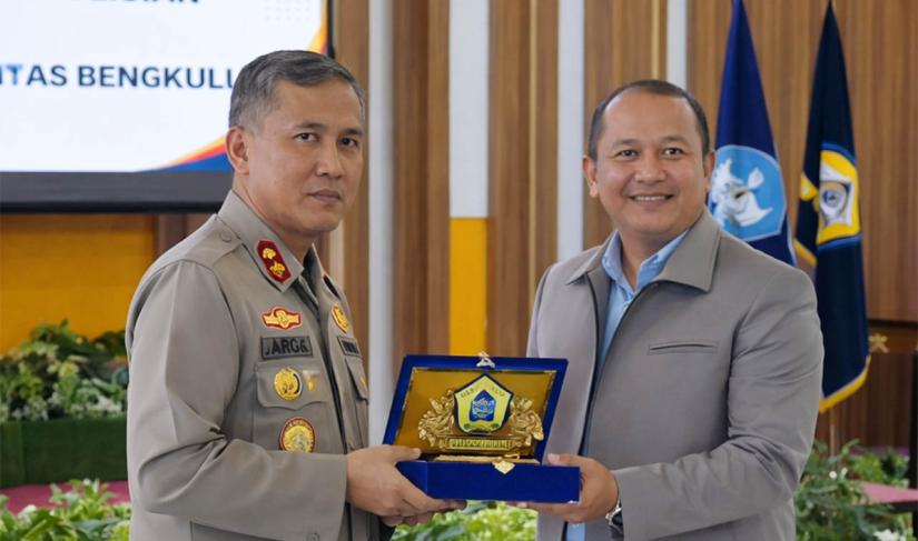 Kapolda Bengkulu Irjen Pol. Mardiyono, S.I.K., M.Si., Rektor Universitas Bengkulu Prof. Dr. Indra Cahyadinata, S.P., M.Si.,