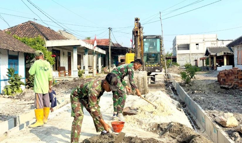 Salah satu sasaran fisik yang saat ini dikebut penyelesaiannya adalah pembangunan saluran drainase sepanjang 330 meter di Dusun Krebet, Desa Kesongo, Kecamatan Kedungadem, Kabupaten Bojonegoro, Senin (3/8/2026).