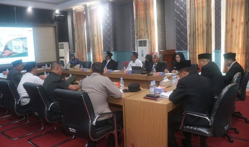 Rapat Koordinasi bersama Forum Komunikasi Pimpinan Daerah (Forkopimda) guna membahas pengelolaan CBP, di Ruang Rapat Bupati Bengkulu Tengah, Senin, 4 Mei 2026.