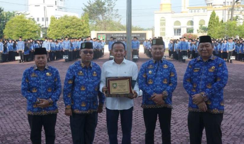 emerintah Kabupaten (Pemkab) Asahan menggelar Upacara Hari Kesadaran Nasional bulan Maret 2026 di halaman Kantor Bupati Asahan, Selasa (17/3/2026). 