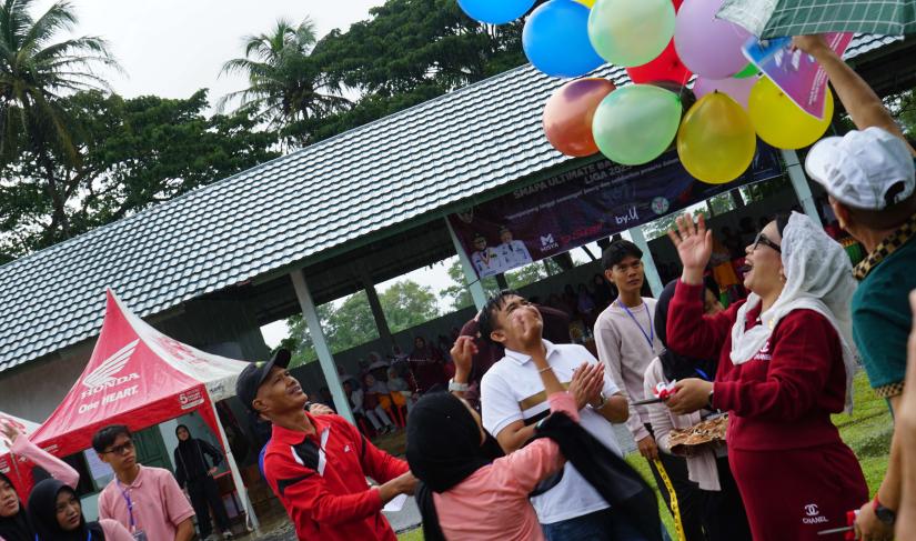Anggota DPD RI Daerah Pemilihan Provinsi Bengkulu, Apt. Destita Khairilisani, S.Farm., M.S.M., melaksanakan kegiatan reses Masa Sidang II Tahun Sidang 2025–2026 bersama guru dan siswa SMAN 4 Kota Bengkulu, Jumat (12/12/2025).