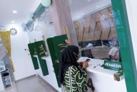 Seorang nasabah melakukan pengajuan transaksi paket Umroh di PT Pegadaian KC Bengkulu.