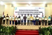 Pemberian beasiswa pendidikan di provinsi Bengkulu.