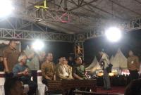 Presiden RI Joko Widodo didampingi Gubernur Bengkulu Rohidin Mersyah hadir pada rangkaian Festival Tabut Bengkulu 2023, di Lapangan Merdeka Bengkulu, Rabu (19/07) malam