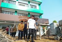 Gubernur Bengkulu meninjau pembangunan RS Muhammadiyah Bengkulu.