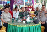 Dandim 0423/BU Letkol Kav Aidil Hajri M. Han, Wakil Bupati Bengkulu Utara, Arie Septia Adinata SE, Kapolres AKBP Andi Pramudiya Wardana SIK. MM, Kasi Intel Kajari, Ekke Widoto Kahar SH, Pasi Intel Kodim Kapten Caj Fajar, Danramil 423-03/Lais Letda Inf Mas Julian, Kepala dinas pendidikan Bapak Fahrudin,S.Sos, Kepala dinas Sosial Bapak Agus Sudrajat, Camat Air padang Bapak Suryansyah Spd, Kepala Desa Balam Bapak Amrunzen, Kepala Sekolah SD 149 Ibu Zuriah dan para undangan lainnya.