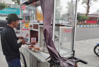 Grafika Utomo Karyawan Bank Bengkulu Sukses Buka 4 Cabang Batagor.