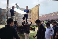 Poto KPU Seluma saat menerima Bilik suara dan di simpan di gudang KPU Seluma