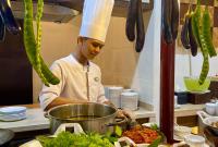 Nikmati Sensasi Makan Pecel Lele di Hotel Santika Bengkulu.