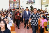 Gubernur Bengkulu Rohidin Tinjau Gereja Natal.