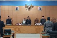 Waka1 DPRD bersama Wabup Bengkulu Utara saat rapat di ruang rapat DPRD BU