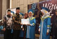 Gubernur Rohidin Berikan Pesan Penting Pada Kegiatan Wisuda Tahfidz