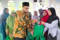  Jurusan Adab UIN FAS Bengkulu Gelar Kegiatan Berbagi Paket Ramadhan untuk Dhuafa, Yatim, dan Piatu