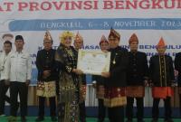 Festival Tunas Bahasa Ibu se Provinsi Bengkulu Resmi di tutup pada Rabu (8/11/2023) di Gedung Asrama Haji Bengkulu. 