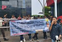 Demo Desak KPK Tangkap Herman Deru