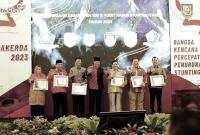 Wagub Rosjonsyah saat hadir dan membuka Rapat Forum Koordinasi Percepatan Penurunan Stunting di kawasan Padang Jati Kota Bengkulu pada Kamis (16/02).