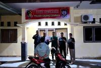 RRS (25), warga Perumahan Cimanuk Permata Indah Blok B Kelurahan Padang Harapan Kecamatan Gading Cempaka Kota Bengkulu, diringkus Unit Opsnal Macan Cempaka Polsek Gading Cempaka Polresta Bengkulu Polda Bengkulu atas kasus pencurian dengan pemberatan (Curat).