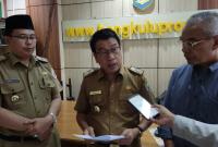 Kepala Biro Ekonomi Provinsi Bengkulu Zahirman Aidi, saat diwawancarai Media