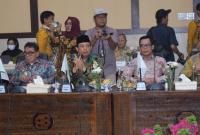Wakil Walikota Bengkulu, Dedy Wahyudi, yang hadir dalam rapat tersebut menyambut baik kinerja Bank Bengkulu yang meningkat 30 persen (foto: mc Kota)