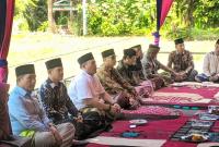 Bupati Seluma melaksanakan kegiatan Sapa Warga dan doa bersama yang rutin diadakan setiap dua tahun sekali, di lapangan bola kaki Desa Lunjuk pada Minggu (23/6/2024).