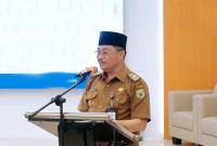 Asisten II Setda Provinsi Bengkulu, RA. Denni saat menanggapi wacana turunnya harga tiket pesawat domestik selama Nataru, Selasa (3/12/2024). (Swandi~PenaRafflesia.Com)