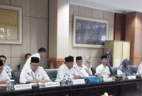 Plt Gubernur Rosjonsyah saat memimpin rapat upaya mewujudkan tata kelola pemerintahan yang bersih, transparan dan akuntabel, Senin (2/12/2024). (Redi~PenaRafflesia.Com)