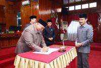 Penandatanganan Dua Raperda Bengkulu Selatan.