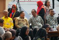 Wastra Nusantara Fashion 2024 digelar di Taman Sriwedari, Solo, pada hari Rabu (15/5).