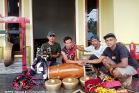 Pemde Sinar Mulya serahkan alat-alat jaranan kepada organisasi jarananan Kridoyakso Rabu, (19/06/2024)